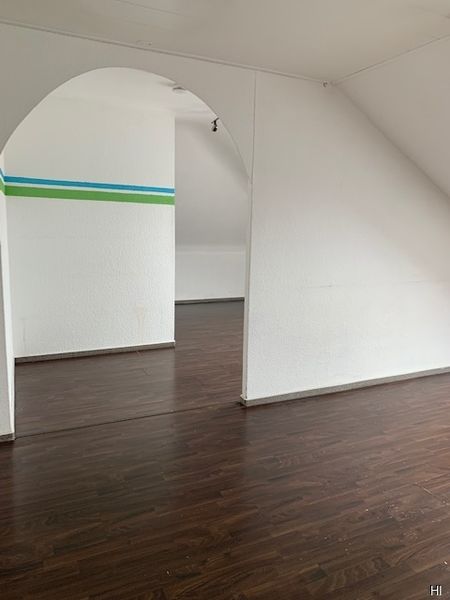 1,5 ZKB-Dachgeschoss Wohnung mit Stellplatz